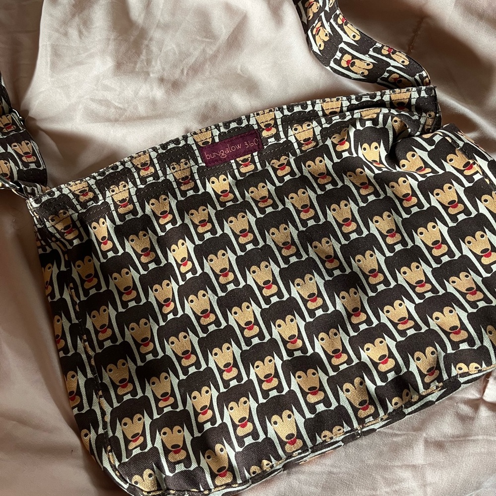 NWOT Bungalow 360 dog print messenger bag